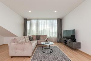 Spaciuos 1 BD Apt by Domvia