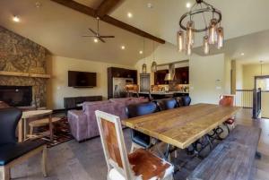 River Run Townhomes - 3 Bedroom - Walk To Slopes!