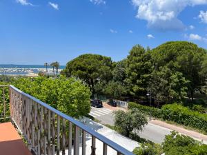 Deluxe Double Room with Balcony and Sea View