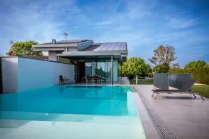 LUXURY VILLA RUBIN with Jacuzzi POOL GYM & SPA near Venice and Padua - Campolongo Maggiore