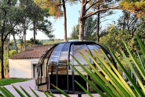 Maisons de vacances Marseille - Love House Jacuzzi - La Bonne Etoile ! : photos des chambres