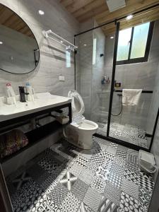 Phòng Bốn Người Có Phòng Tắm Riêng (Quadruple Room with Private Bathroom)