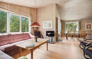 3 Bedroom Awesome Home In Højslev