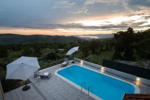 Mountain House Kajko with pool & free parking on site - Visak