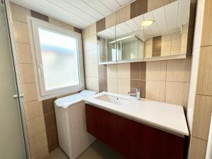 Appartements Duplex refait a neuf – Piscine – Vue mer : photos des chambres