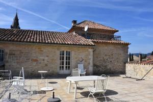 B&B / Chambres d'hotes Prieure du 17e dans l'Ardeche meridionale : photos des chambres