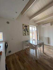 CASA MIRO vicinissima al mare e parcheggio privato gratuito se disponibile