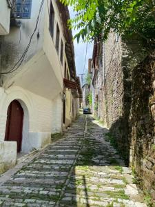 Lula Guesthouse - 3-star hotels in Gjirokastër