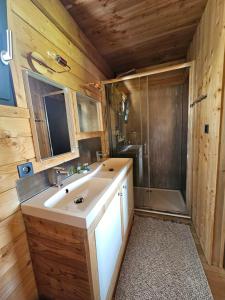 Chalets LOGIS LAS CROZAS La Cocotte : photos des chambres