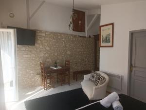 Maisons d'hotes Chambre Maddy : Chambre Double avec Terrasse