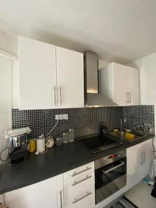 Seaesta holiday- Modern studio