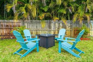 Spacious 5 Bedrooms with Large Pool, 12 minutes to the Ocean