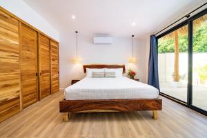 Tropical brand new 4 BR gem in Potrero near beach - Casa Marzo