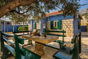 Luxury villa complex Pendolino, with heated pool and jacuzzi 