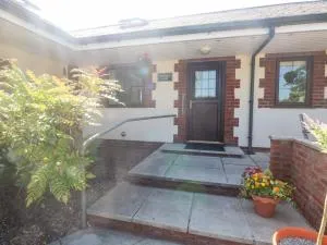 Otters Holt - Knowstone