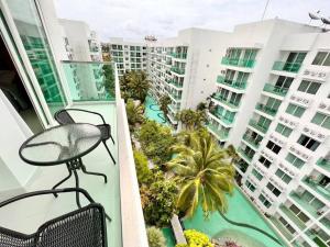 CORNER 1 Bedroom Condo in Amazon Residence