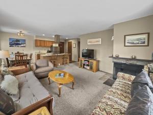 CC12 Chateau Claire condo