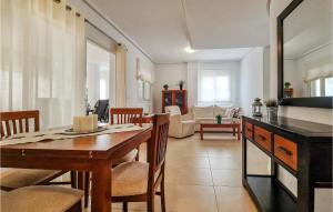 2 Bedroom Beautiful Apartment In Sucina