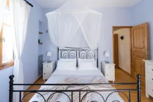 Bougainvillea Tree House - Khavdháta