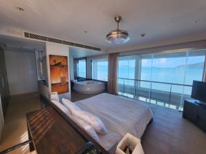 Absolute Oceanfront villa Yai - private pool 4br