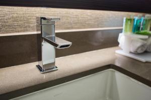 Holiday Inn Express Redwood City Central by IHG