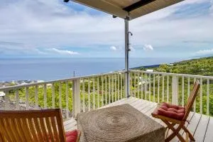 Captain Cook Bungalow with Panoramic Ocean Views! - Kaluahee Rock