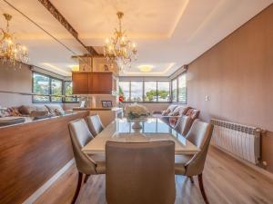 280 metros, Rua Coberta - Centro - Vale das Hortênsias 204 II