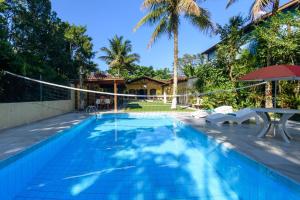 Casa com piscina aquecida a 100m da praia Maresias