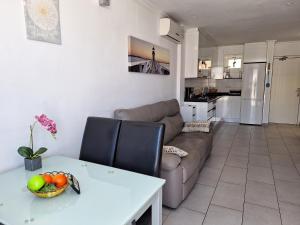 Solaris - Refurbished, Top Floor, Sea Views