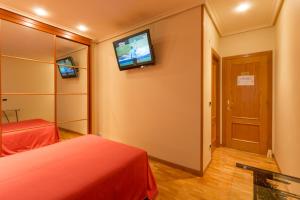 Twin Room with Shared Bathroom room in Pension Logroño