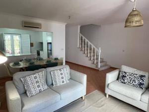 Moradia V3 na Urbanização Praia Verde