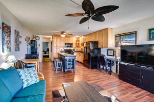 Molokai Island Retreat with Ocean View and Pool!