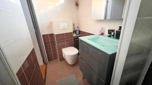 Appartements Serenity Studio Rosny, Disney, Le Bourget, Paris : photos des chambres