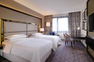 Deluxe, Guest room, 2 Twin/Single Bed(s) room in Sheraton Grand Krakow