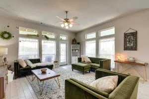 La Porte Home with Balconies Walk to Beach! - سيبروك