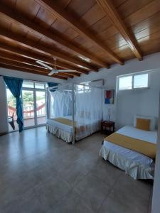 hotel 3 banderas Manzanillo del Mar