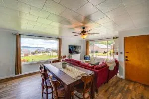 Camano Island Escape with Kayaks and Community Beach! - Stanwood