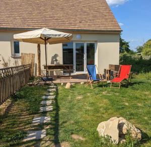 Le Rocky Lodge Large cottage with wooden deck and private garden next to Fontainebleau Forest