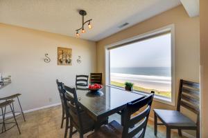 Resort Lincoln Condo with Ocean Views and Pool Access!