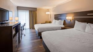 Queen Room with Two Queen Beds - Non-Smoking room in Best Western Plus Morristown Conference Center