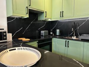 Earls Court Luxe Apartment