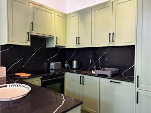 Earls Court Luxe Apartment