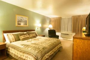 King Room - No Pets room in Venture Inn