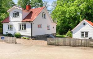 Beautiful Home In rkelljunga With 2 Bedrooms And Wifi