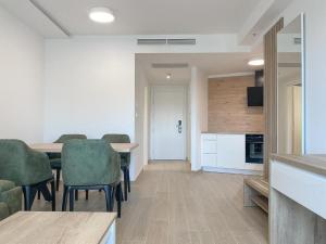 Family-friendly apartments with swimming pool Promajna, Makarska - 20940