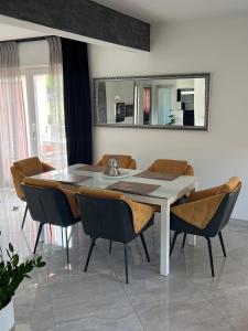 Family-friendly apartments with swimming pool Klenovica, Novi Vinodolski - 18260