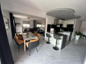 Family-friendly apartments with swimming pool Klenovica, Novi Vinodolski - 18260