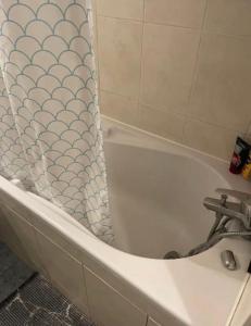 Appartements Grand studio dans un quartier calme et classe : photos des chambres