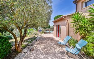 Maisons de vacances Beautiful Home In Eyragues With Outdoor Swimming Pool, Wifi And Private Swimming Pool : photos des chambres
