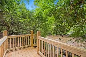 The Hydeaway - Mountain Scene